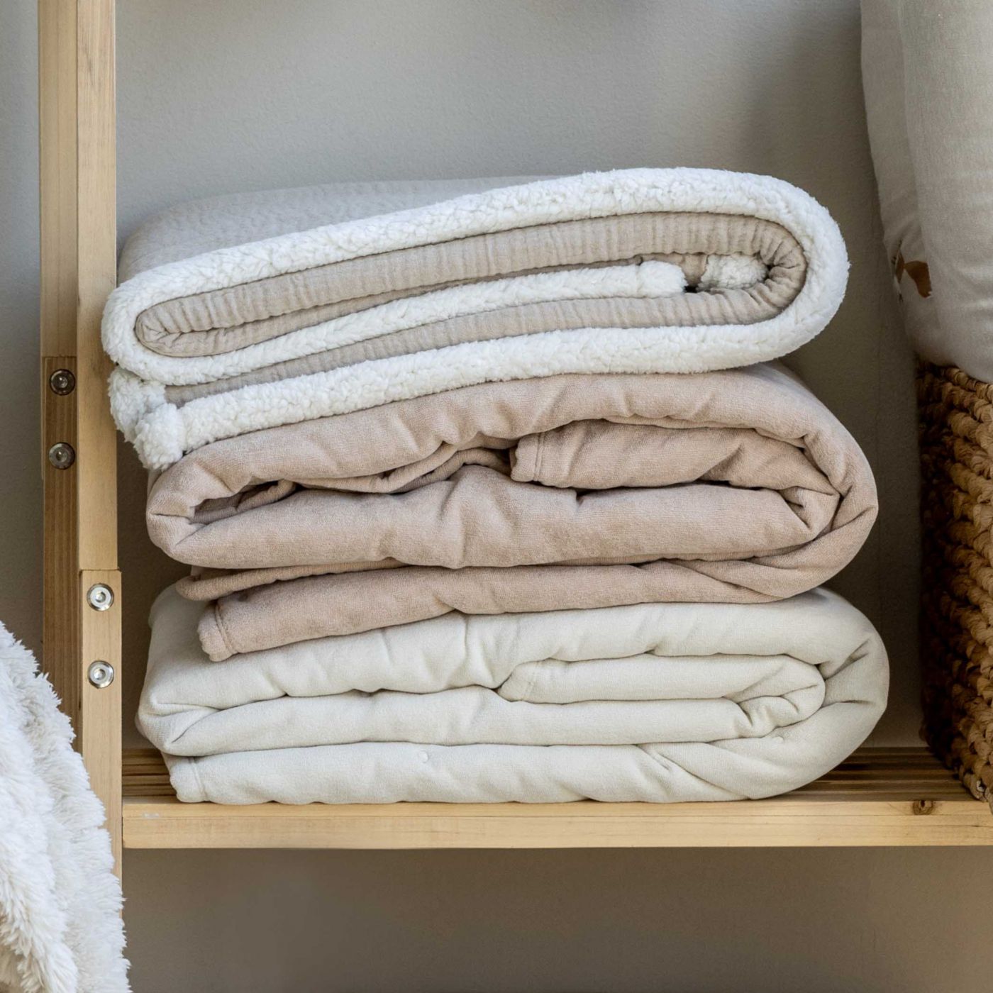 1300-066M_010_2-1699440208615259