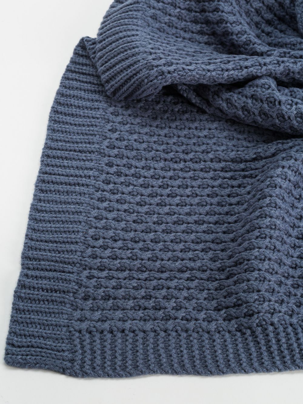 שמיכה סרוגה