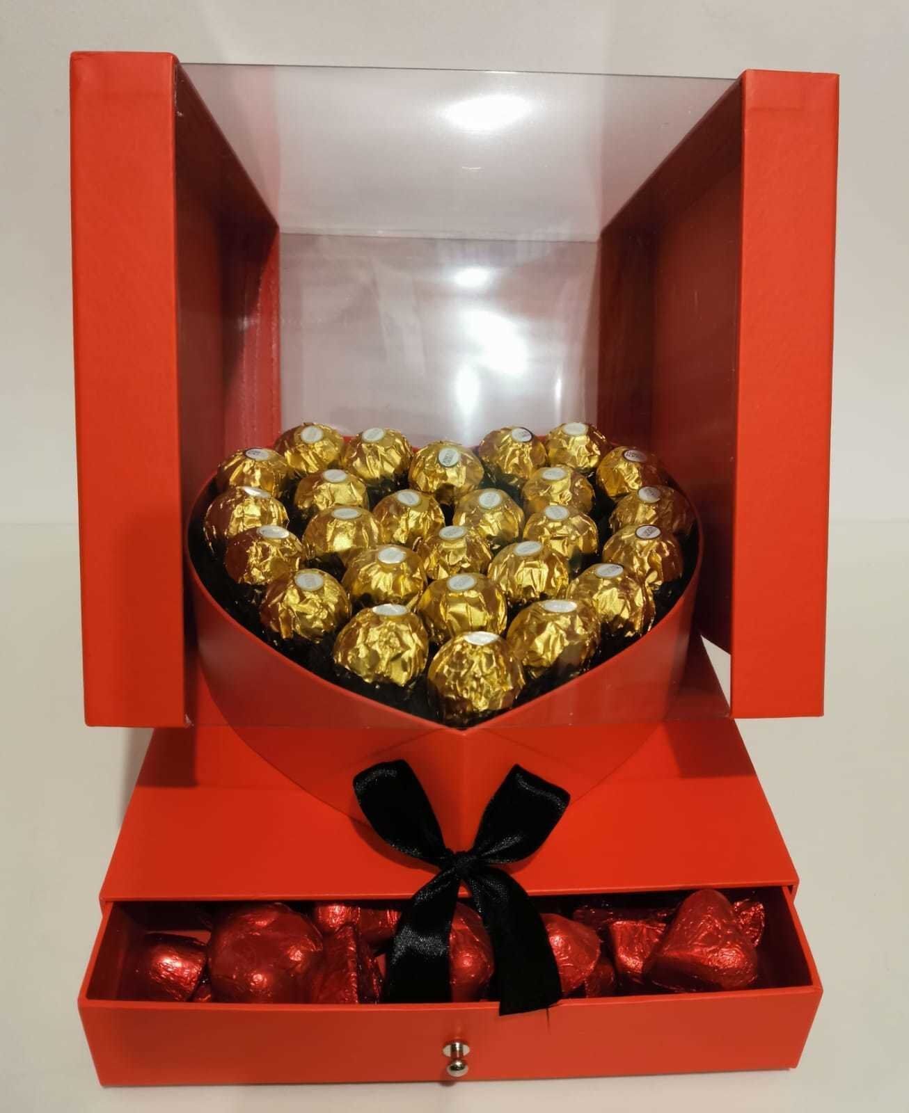 מארז שוקולדים - קופסת לב אדומה 1